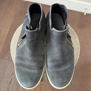 ECCO Black Leather Zip Ankle Sneakers / Booties Size 39 US 8